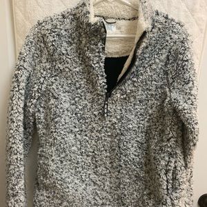 Sherpa pullover.   100% Polyester